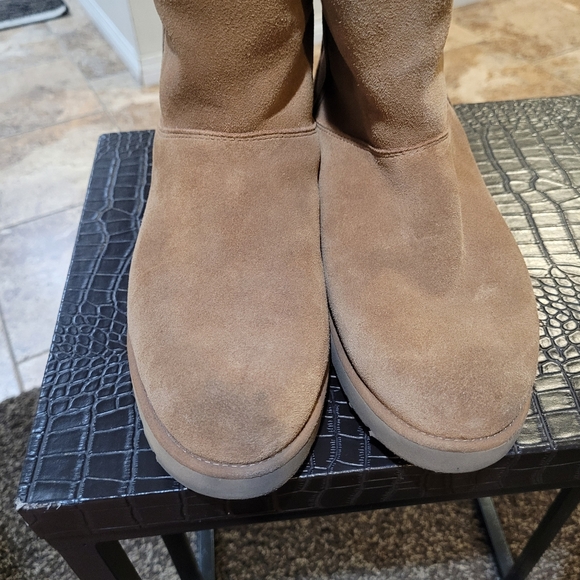 UGG Classic Short Boot Chestnut Suede 1 Inch Heel Women’s Size 10 Pre-Loved - Picture 2 of 7